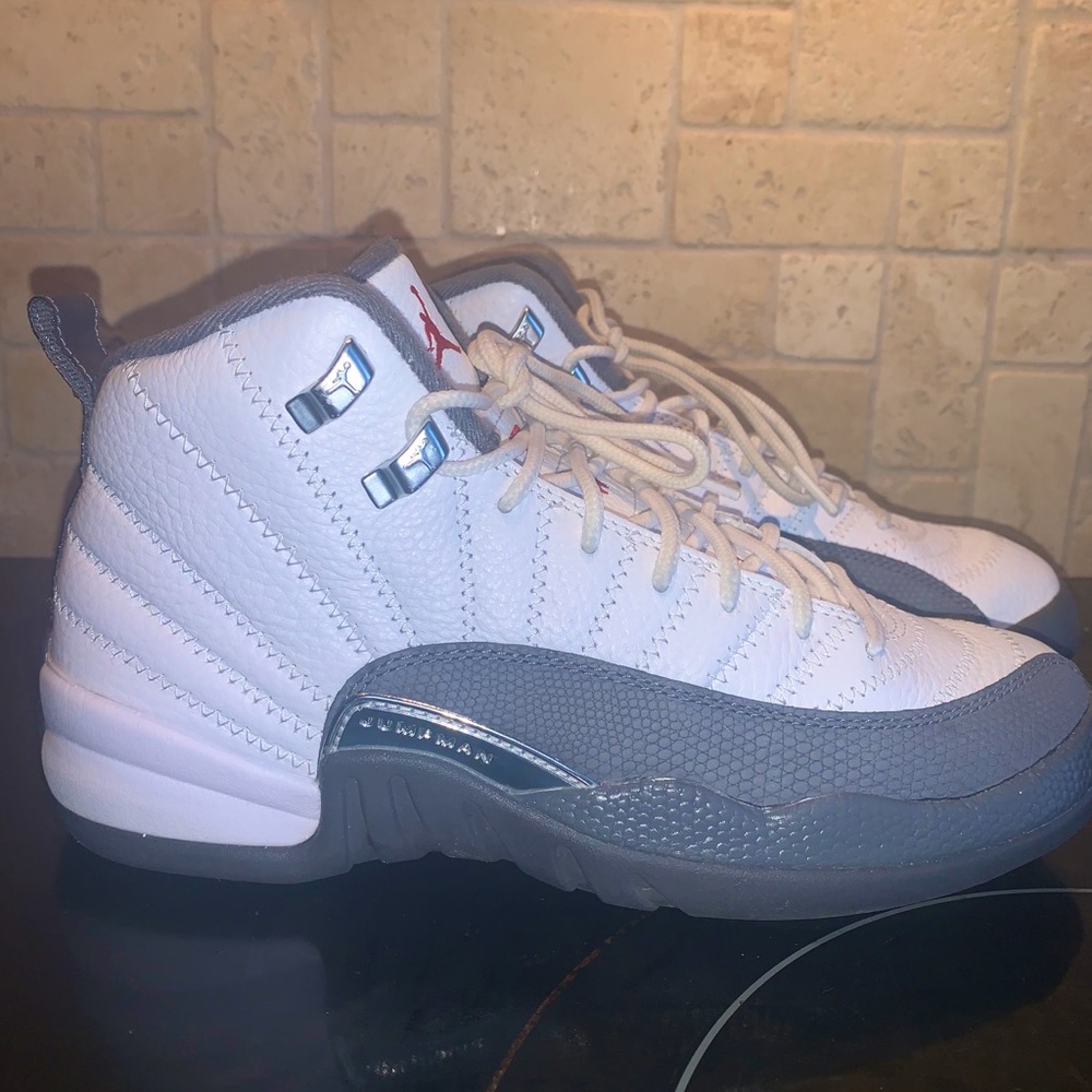 Jordan 12 Retro - White / Dark Grey (GS)